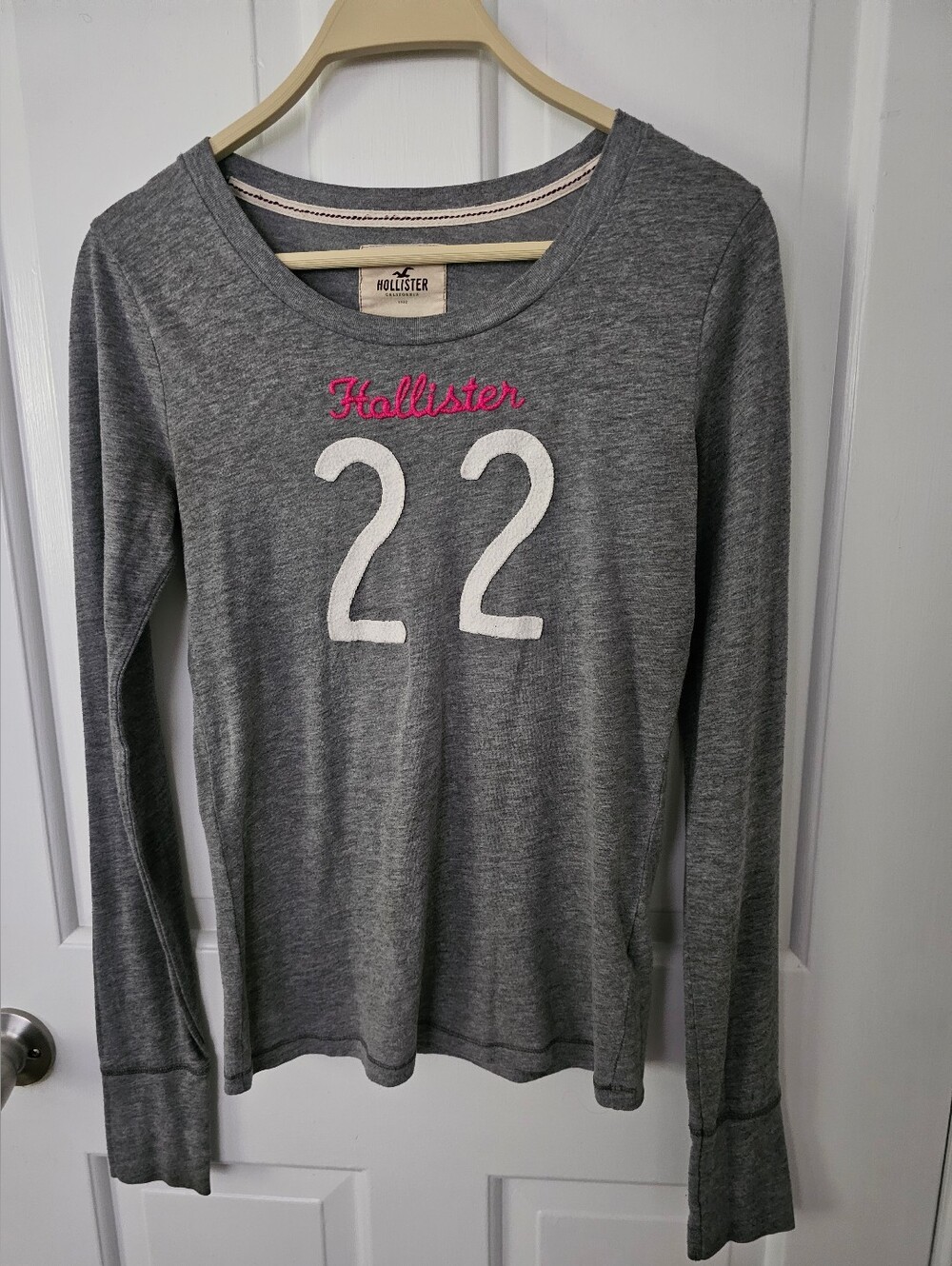HOLLISTER LONG SLEEVE T